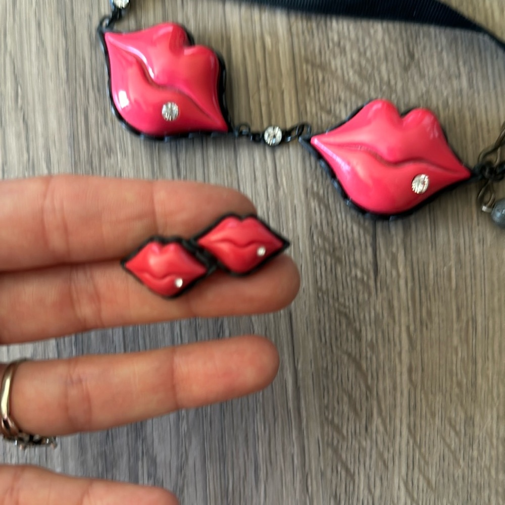 vintage Betsey Johnson earrings lips